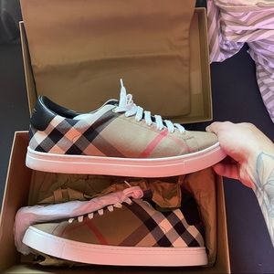 Burberry Sz 10.5 Albert House Check & Leather Low-Top Sneaker